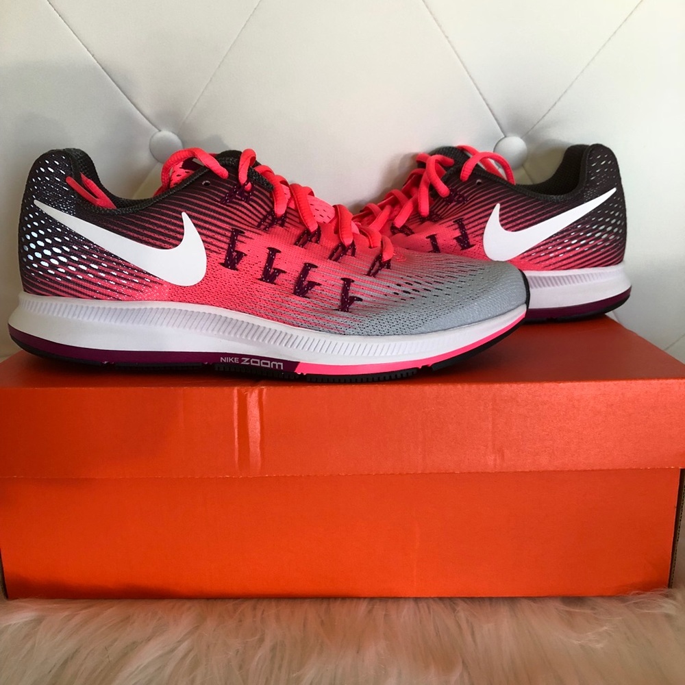 New w/Box Women’s Size7 Nike Zoom Pegasus Shoes